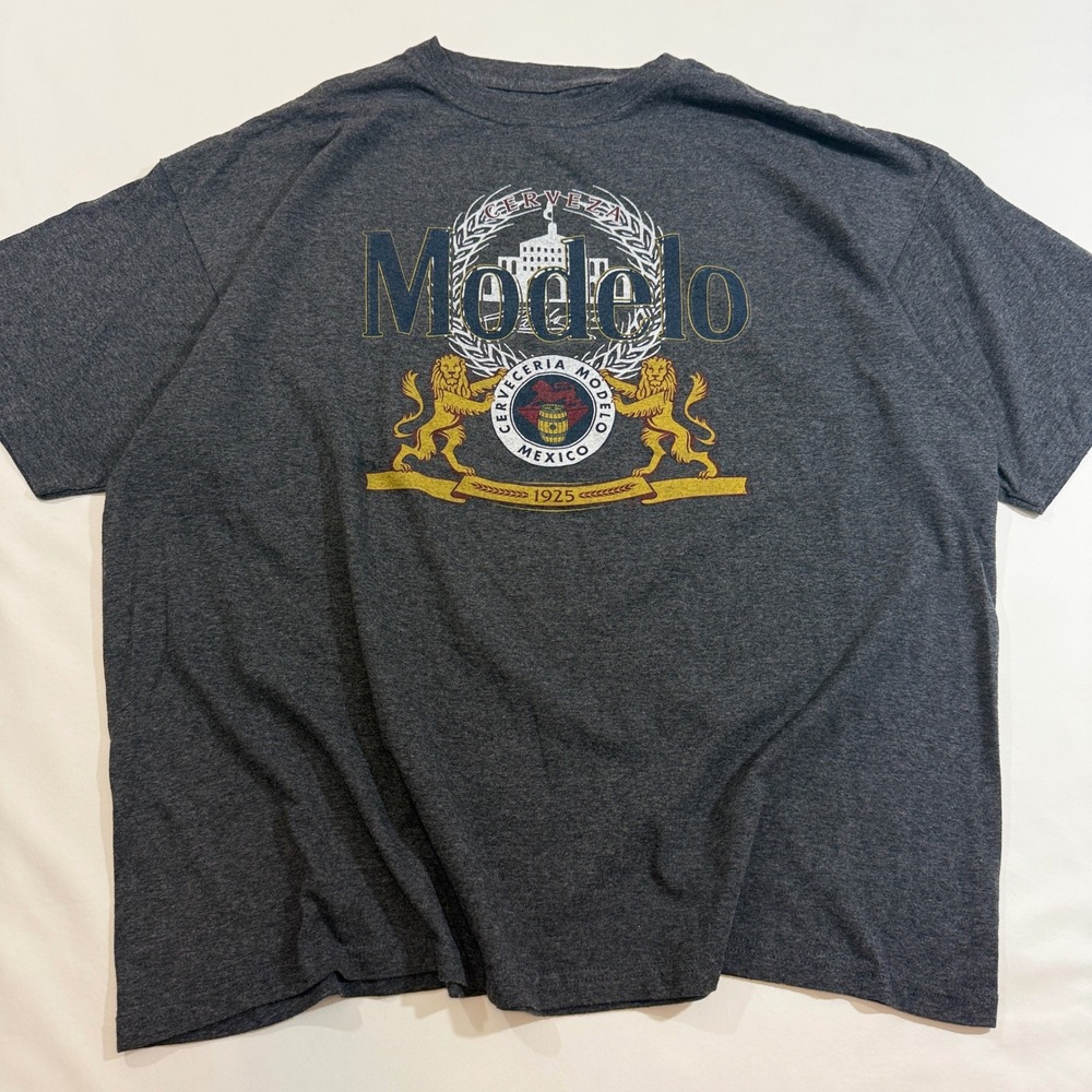 Modelo Graphic T-Shirt Mens 2XL Charcoal Grey Beer Brewery Logo Short Sleeve